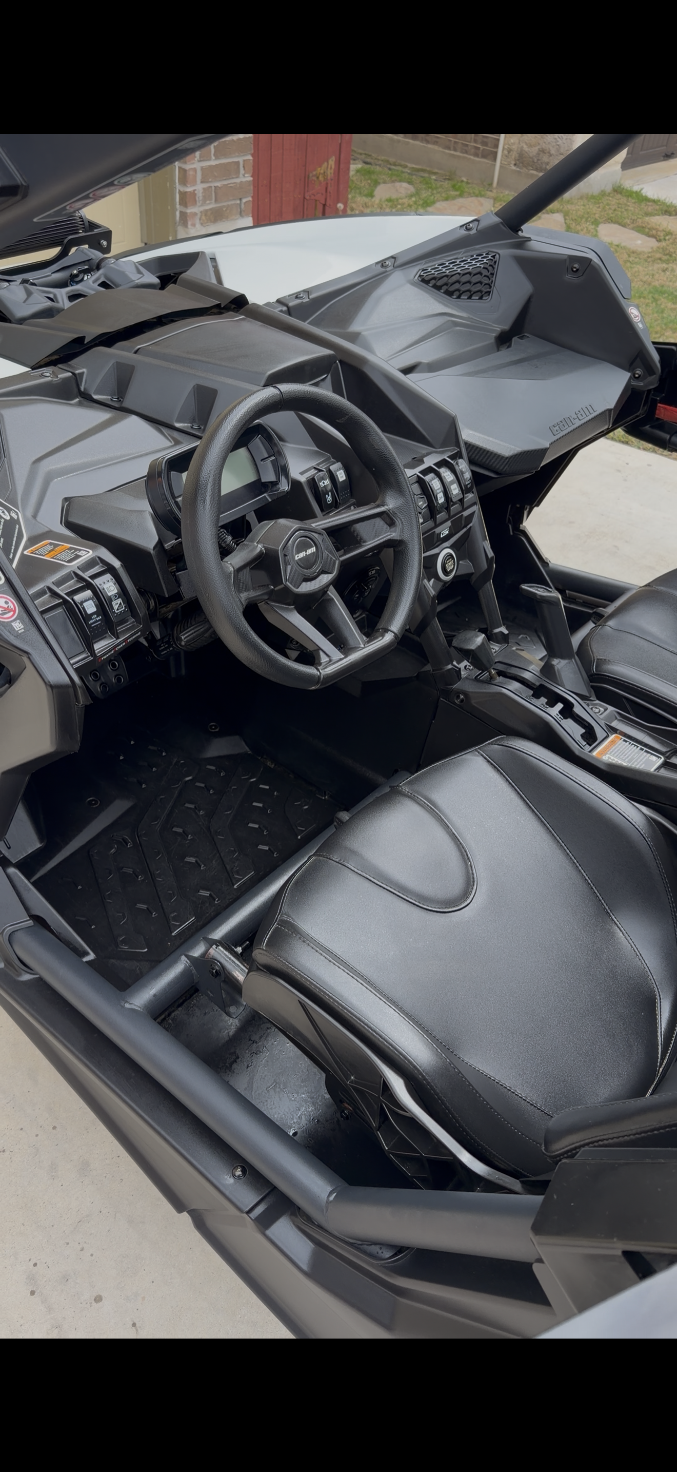 Can-Am clean interior