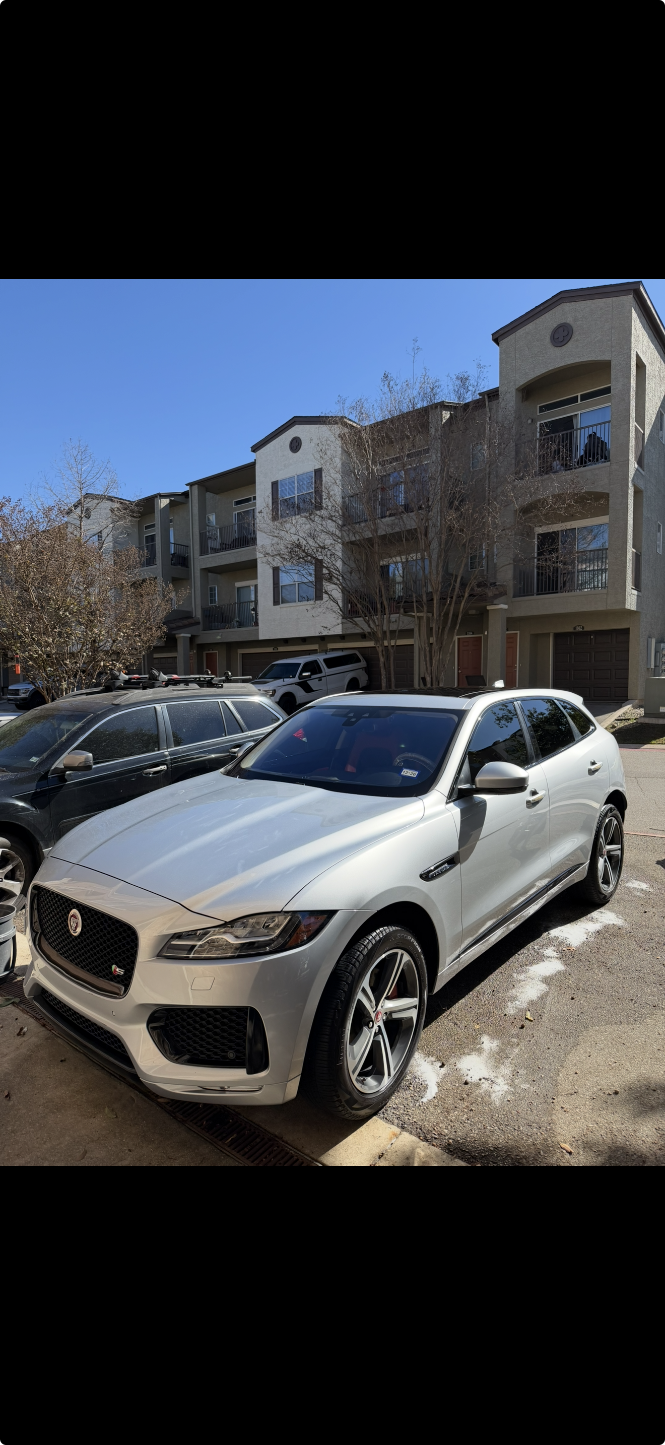 Jaguar SUV maintenance detail